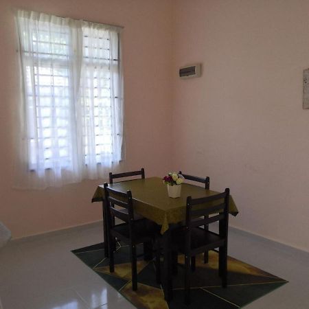 Ummi'S Homestay Besut Kampung Kuala Besut Exterior foto