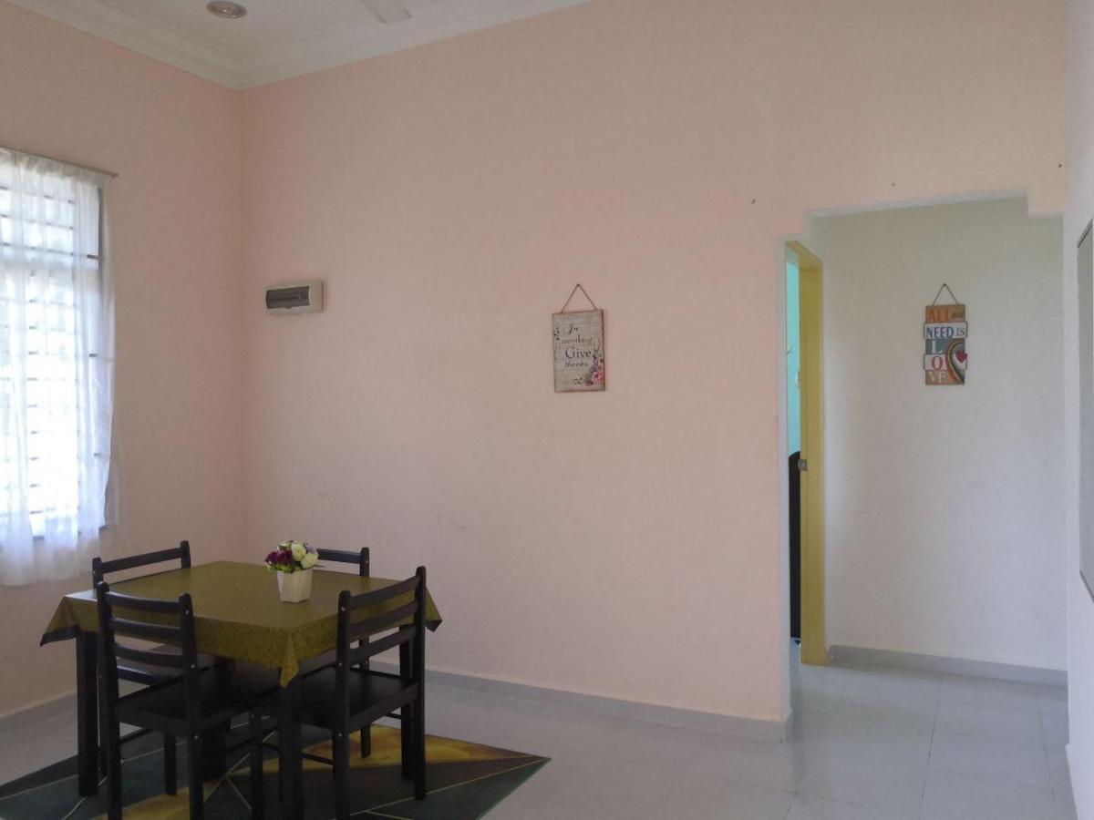 Ummi'S Homestay Besut Kampung Kuala Besut Exterior foto