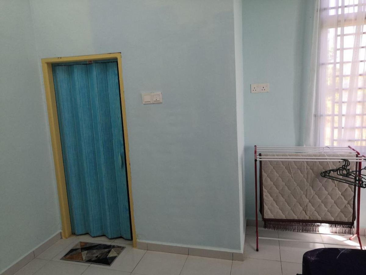 Ummi'S Homestay Besut Kampung Kuala Besut Exterior foto