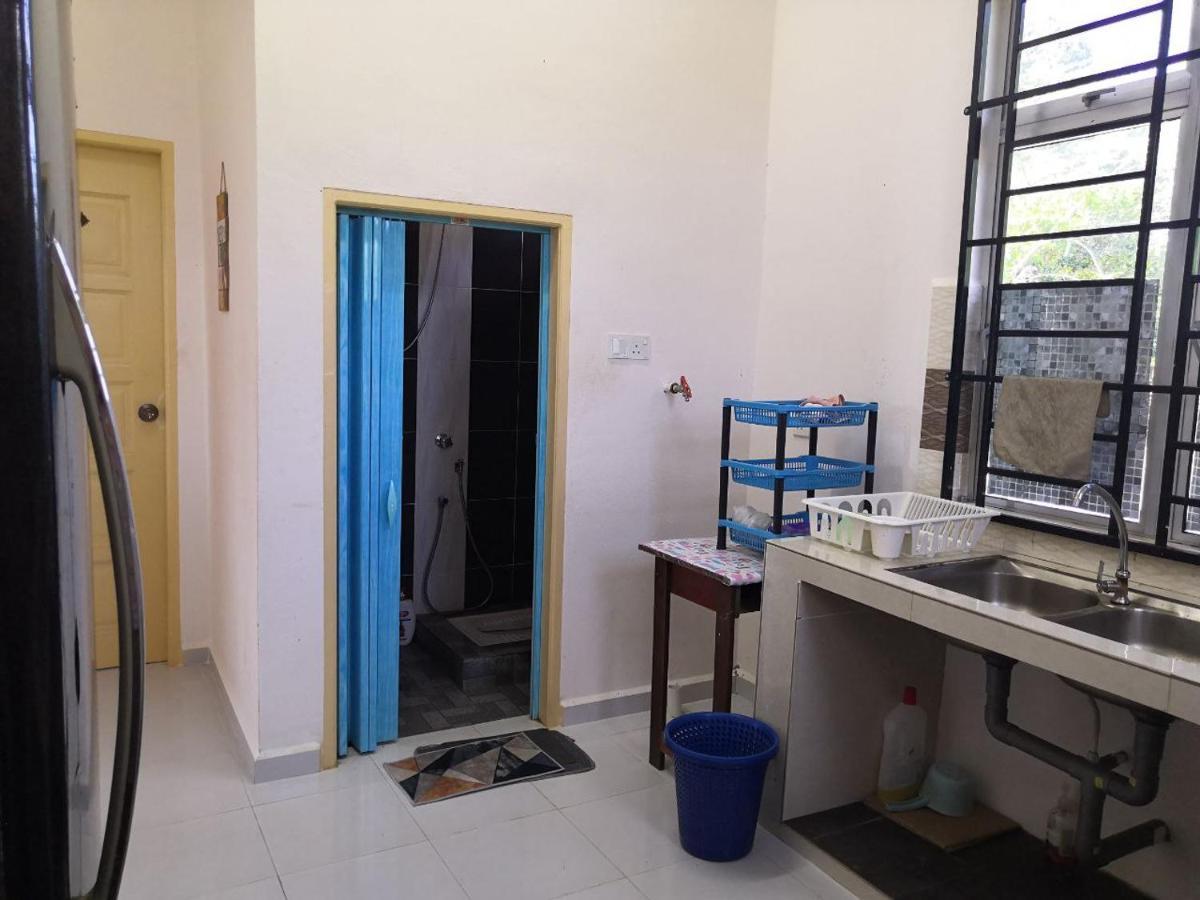 Ummi'S Homestay Besut Kampung Kuala Besut Exterior foto