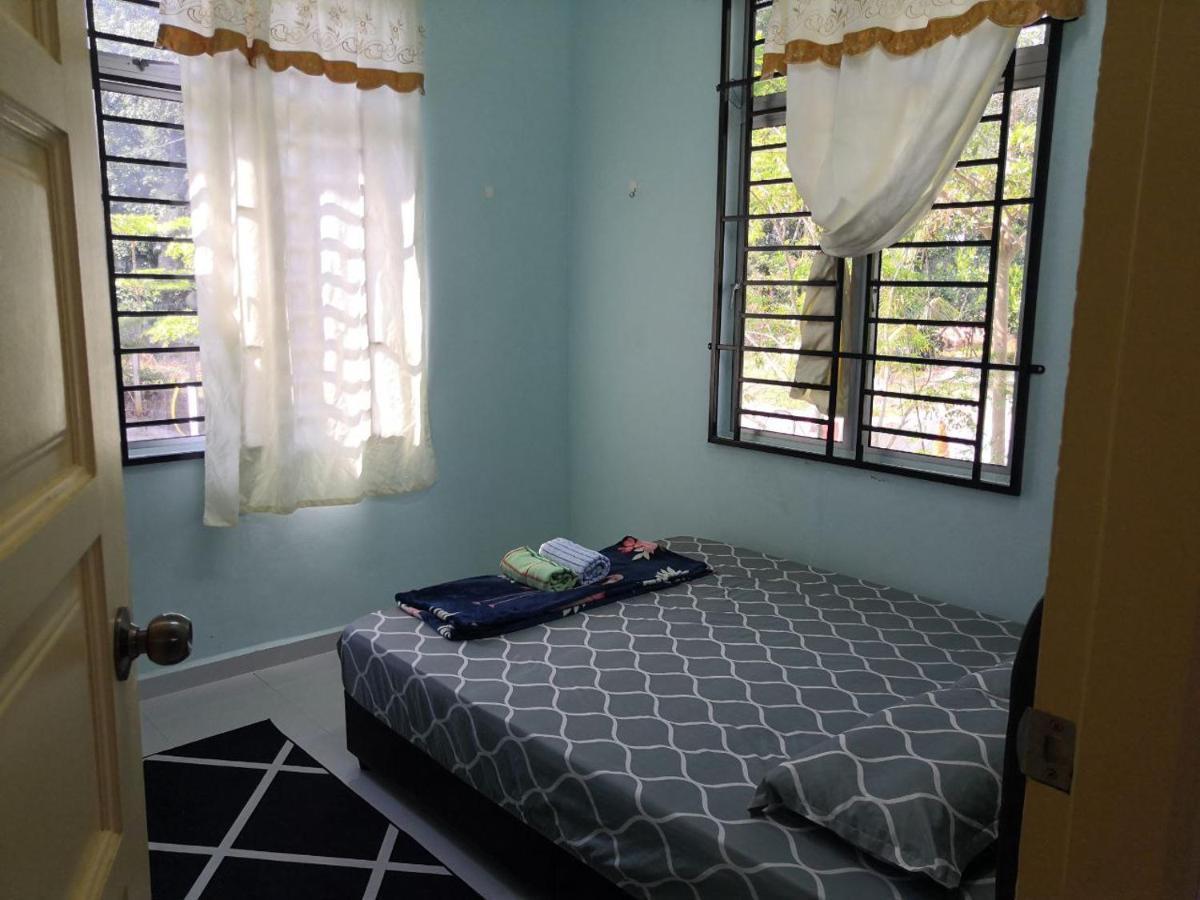 Ummi'S Homestay Besut Kampung Kuala Besut Exterior foto