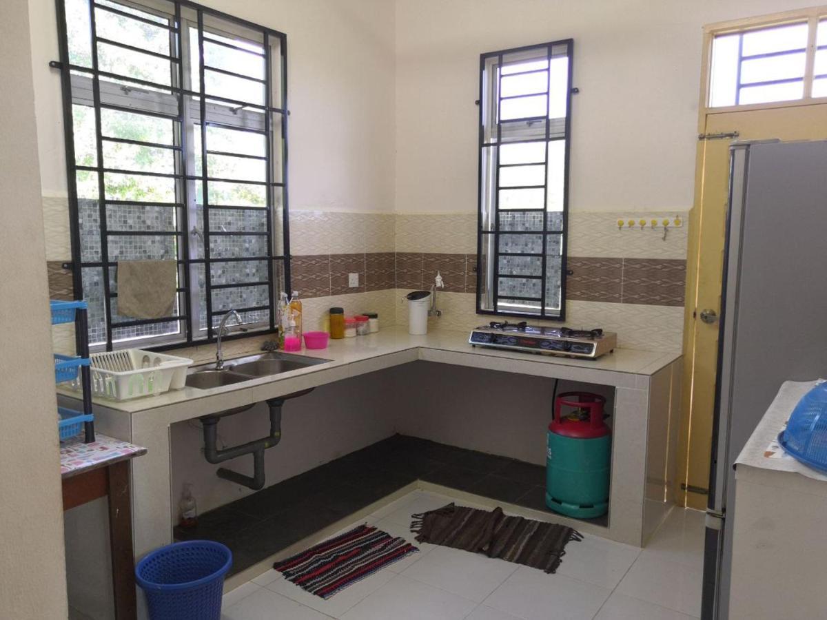 Ummi'S Homestay Besut Kampung Kuala Besut Exterior foto
