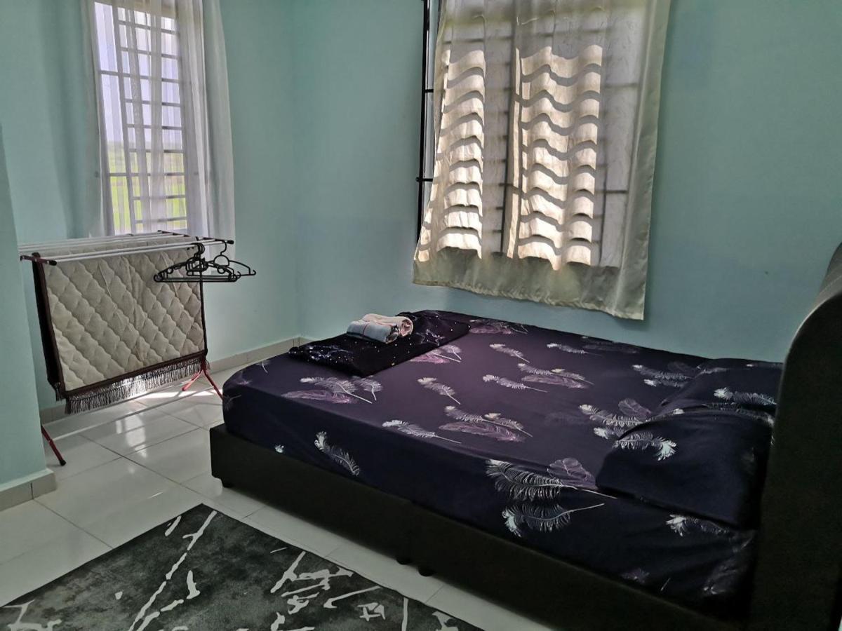 Ummi'S Homestay Besut Kampung Kuala Besut Exterior foto